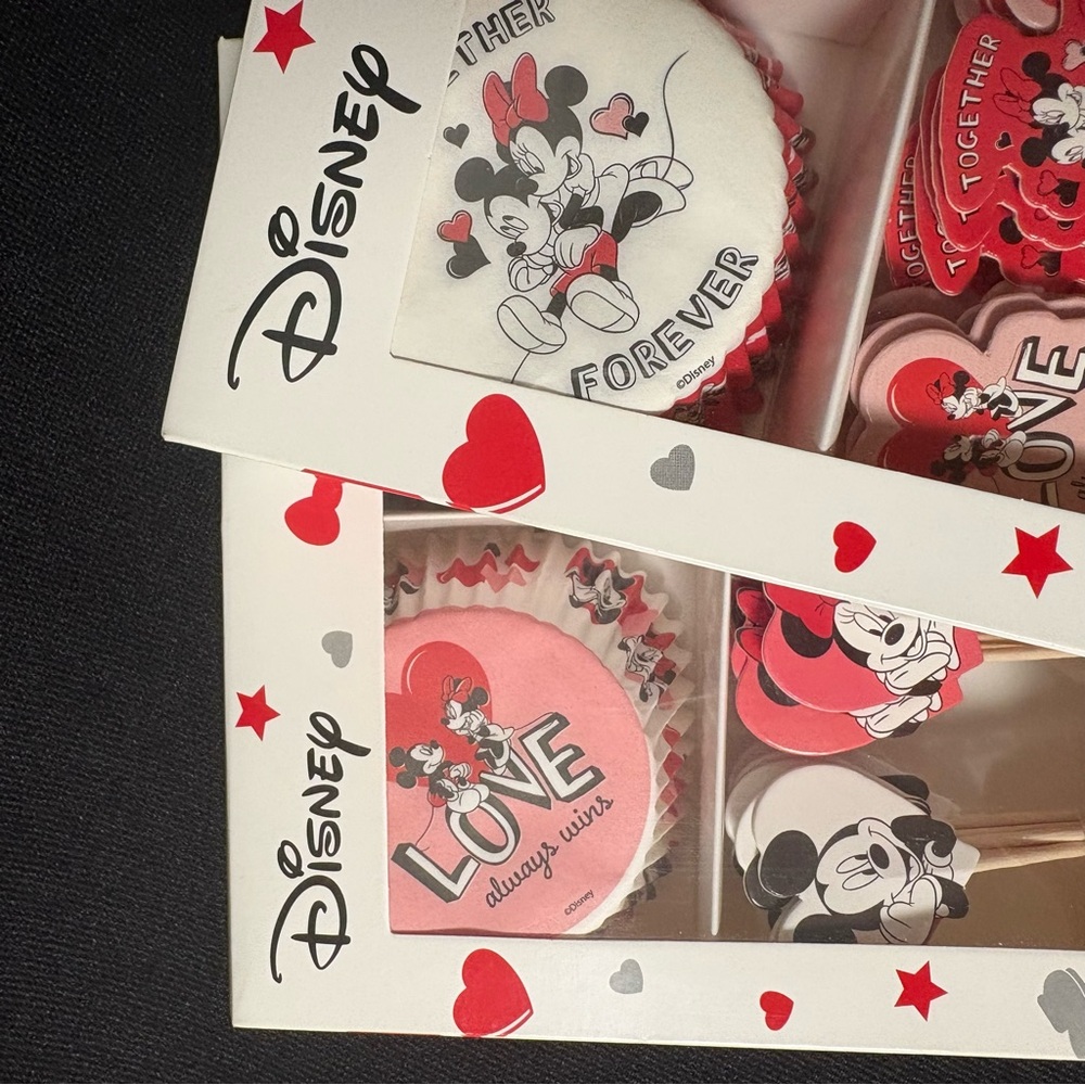 Disney Minnie & Mickey Valentine Cupcake Kit – 48 Liners + 48 Toppers! - Picture 4 of 5
